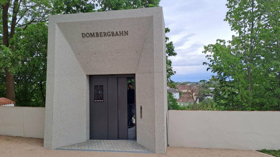 Freising 03 Bergstation 900x506 - Inclined Elevator Dombergbahn Freising, DE